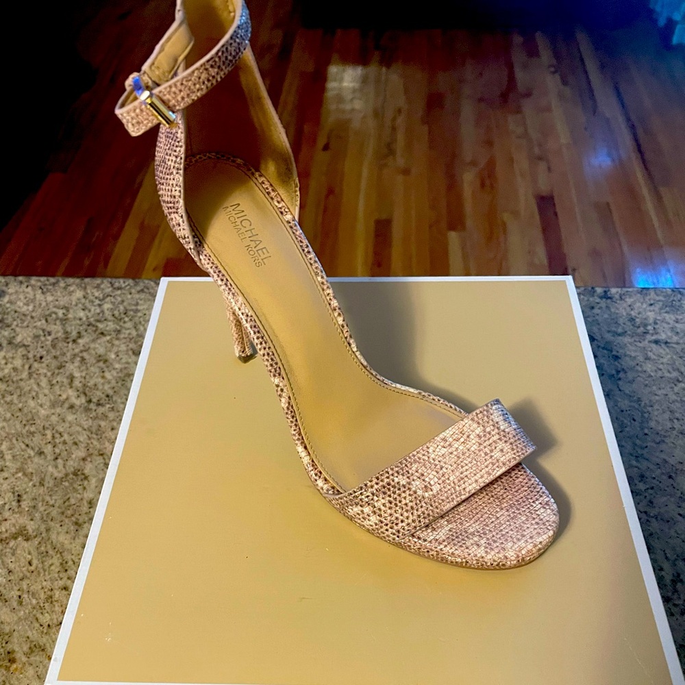 Michael Kors Sz 9 high heal Sandals